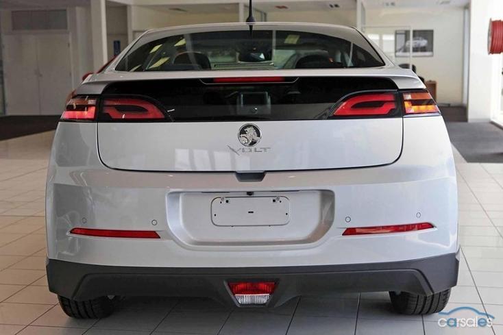 Australian version of the Chevy Volt - 2013 HOLDEN VOLT with amber rear turn signals