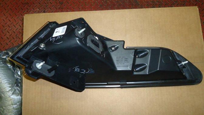 GM turn signal assembly with amber rear turn signal - view 2